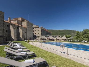 Hotel & Spa Monasterio de Boltaña 5*: 1 noche, desayuno y acceso a spa para 2 personas