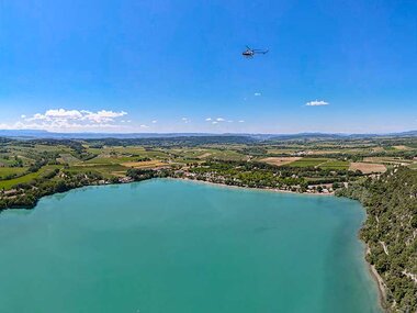 Vol en hélicoptère de 30 min au-dessus des villages du Luberon