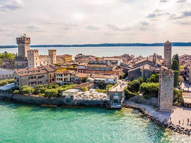 Soggiorno di lusso: 1 notte e cena di 4 portate presso il rinomato Relais La Speranzina di Sirmione