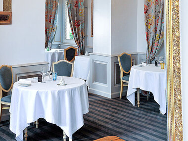 Adresses primées : menu 8 plats au restaurant du Château de Sully à Bayeux