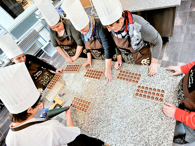 une entrée au musée Choco-Story avec atelier de création de chocolats pour 2 personnes