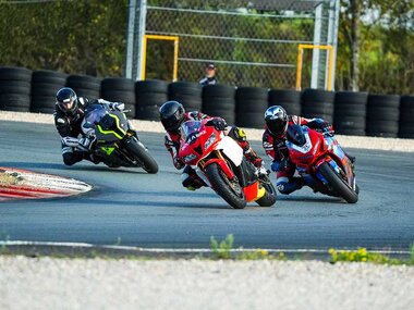 Stage de pilotage avec votre moto sur le circuit de Haute Saintonge