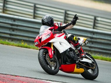 Stage de pilotage moto sur le circuit de Fontenay-le-Comte