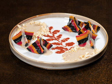 Ricercata cena con menù Degustazione e vini presso l'acclamato Ristorante Le Logge del Vignola