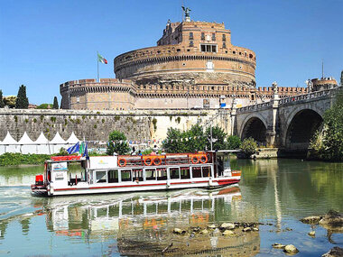 Navigando nella storia: tour sul Tevere in barca e ingresso a Castel Sant'Angelo