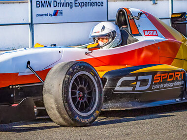 Stage de pilotage monoplace : 6 tours sur le circuit de Mirecourt en Formule 4 Tatuus