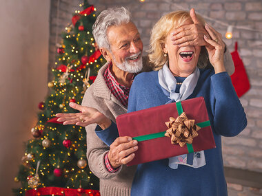 Buon Natale Mamma & Papà! Soggiorni, cene, relax o avventure a scelta per 2