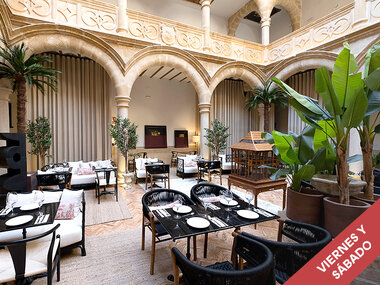 1 noche con desayuno en el Hotel Cetina Palacio de los Salcedo 4* en temporada alta