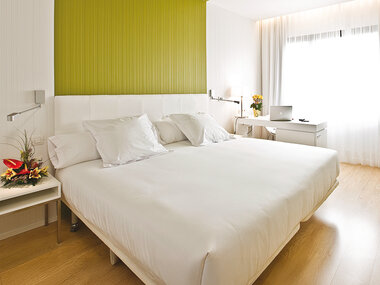 Hotel Zentral Castellana Norte 4*, Madrid: 1 noche con desayuno para 2