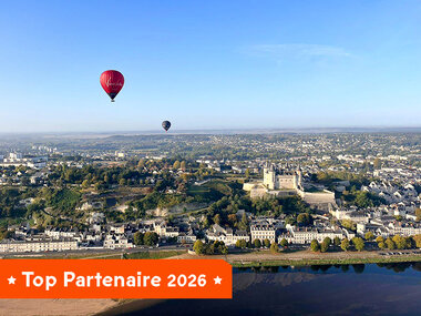 Vol en montgolfière au-dessus des châteaux de la Loire avec dégustation de vin pour 2 personnes