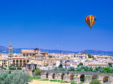 ¡Córdoba desde las alturas!: 1 vuelo en globo de 1h para 1 persona
