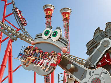 Entrada para 1 adulto y 2 niños a PortAventura Park y Ferrari Land