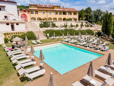 Gusto e relax in Toscana: 1 notte in Suite con vasca idromassaggio e aperitivo