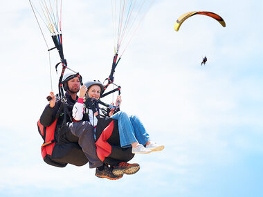 ¡Adrenalina en el Día de la Madre!: 1 vuelo en parapente para mamá