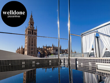 La esencia de Sevilla: 1 noche en ático con piscina y terraza en el Welldone Placentines para 2