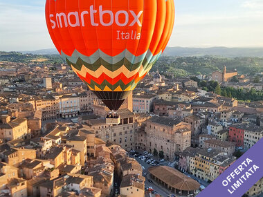 Volo di gruppo in mongolfiera sui cieli di Lucca con brindisi di Prosecco per 2 persone
