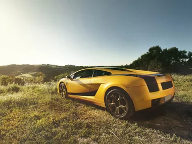 Conducción de Lamborghini Gallardo por carretera en Barcelona