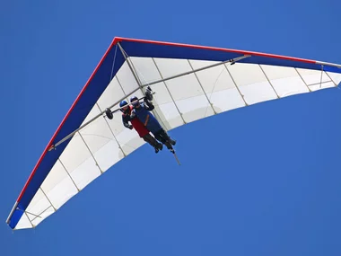 Volo in deltaplano biposto: emozioni in tandem sui cieli di Rieti