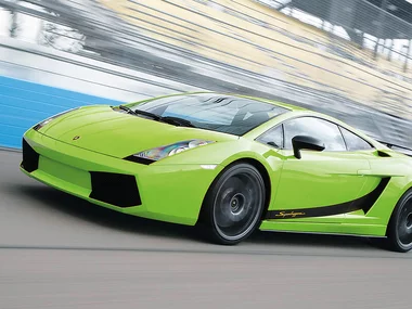 Guida in pista su una Lamborghini