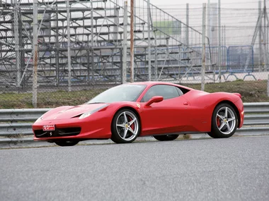 Conduce un Ferrari F458 Italia en el Circuito del Jarama
