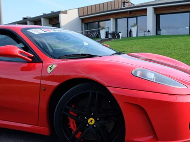 Guida Ferrari 488 per le strade di Maranello
