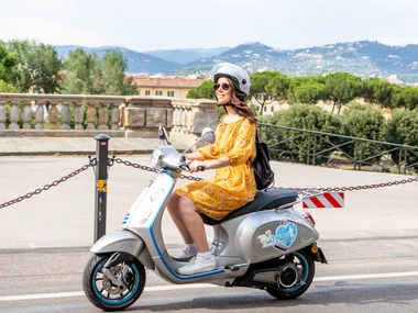 Tour in vespa elettrica con picnic tra le colline del Chianti