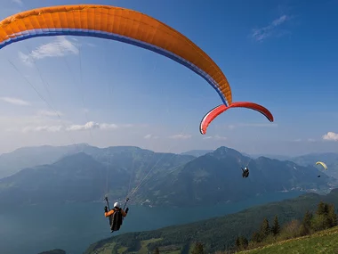 1 suggestivo volo termico in parapendio per 1 persona