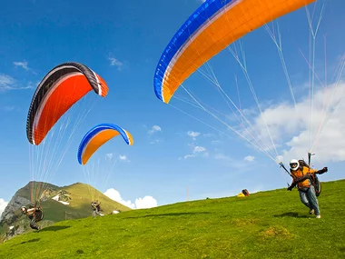 3 giorni tra le nuvole: corso di parapendio per principianti in Svizzera