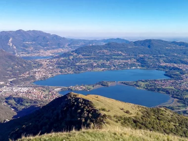 Volo panoramico in elicottero sui laghi della Brianza