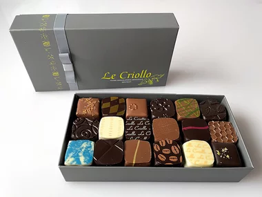 Livraison à domicile d'assortiment de chocolats artisanaux