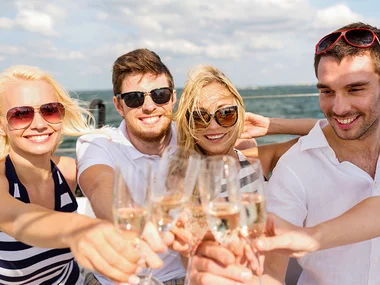 Esclusivo tour in barca lungo la Costiera Amalfitana con aperitivo per 4 persone