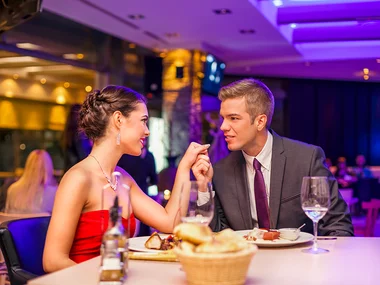 Romantisches Dinner für 2 mit 1 Getränk oder Wein oder Prosecco in der Schweiz