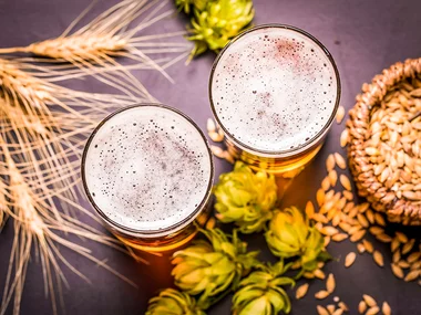 Cervezas diferentes: pack de 6 cervezas con vaso cervecero