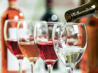 Selezione di vini a domicilio: bianco, rosso o spumante