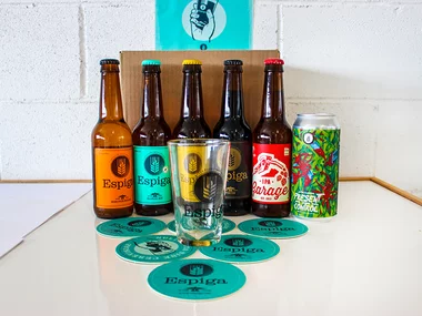 Cervesa Espiga: pack de 6 cervezas a domicilio, vaso cervecero y posavasos