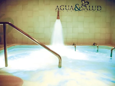 Circuito termal y masaje en Balneario Agua y Salud, Sevilla