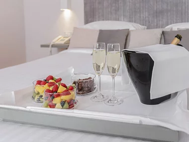 1 notte in hotel 4* a Montecatini in camera con vasca idromassaggio e cena gourmet