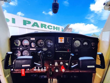 Volo turistico in Abruzzo a bordo di un Piper PA28