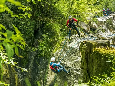 Aufregender Canyoning-Ausflug mit Transfers und Getränken in der Nähe von Interlaken