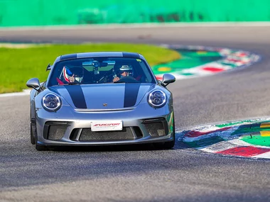 Guida Porsche 911 GT3 sul Circuito del Mugello