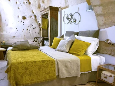 Una pausa tra i sassi di Matera: 2 notti in uno storico appartamento palazziato con aperitivo
