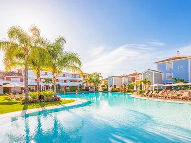 Cortijo del Mar Resort: escapada de 2 noches con desayuno para 2 personas