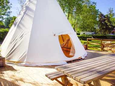 Séjour insolite dans un tipi en Auvergne