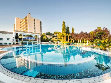 Insieme a Montegrotto Terme: 1 notte in hotel 4* con accesso alla spa e massaggio a scelta