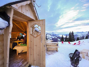 Deluxe-Besuch eines Iglu-Dorfs in Davos Klosters mit Fondue