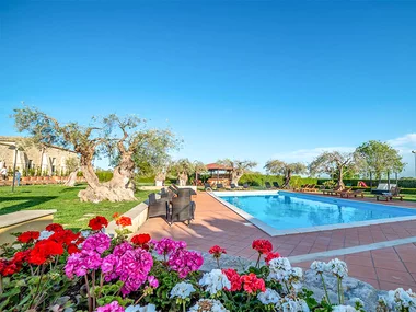 Soggiorno in Val di Noto in country hotel 4 stelle con piscina