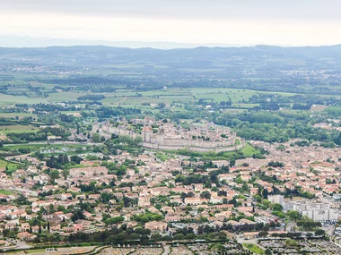 Vol en hélicoptère de 20 min au-dessus de Carcassonne et ses environs