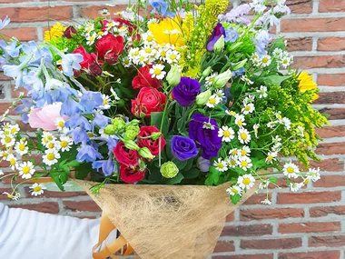 Abonnement de 4 mois à une livraison de composition florale de saison