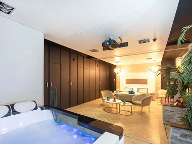 2 jours en suite avec bain bouillonnant privé et massage à Nîmes
