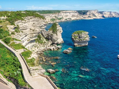 Soggiorni sull’Isola della Bellezza: 1 notte con colazione in Corsica